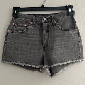 Levi 501 faded black short size 27